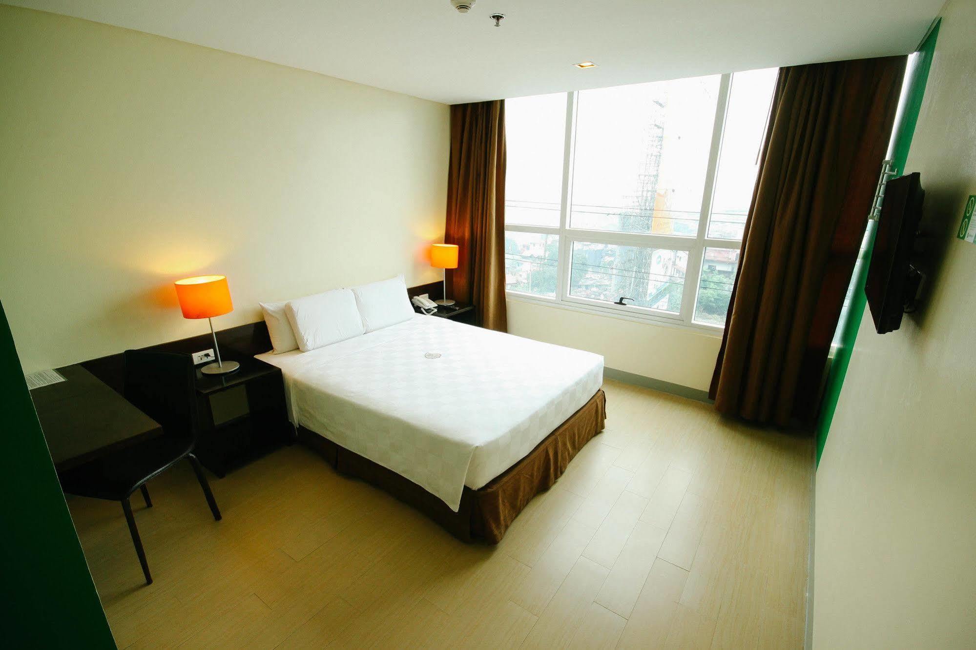 Go Hotels Plus Mandaluyong Eksteriør bilde